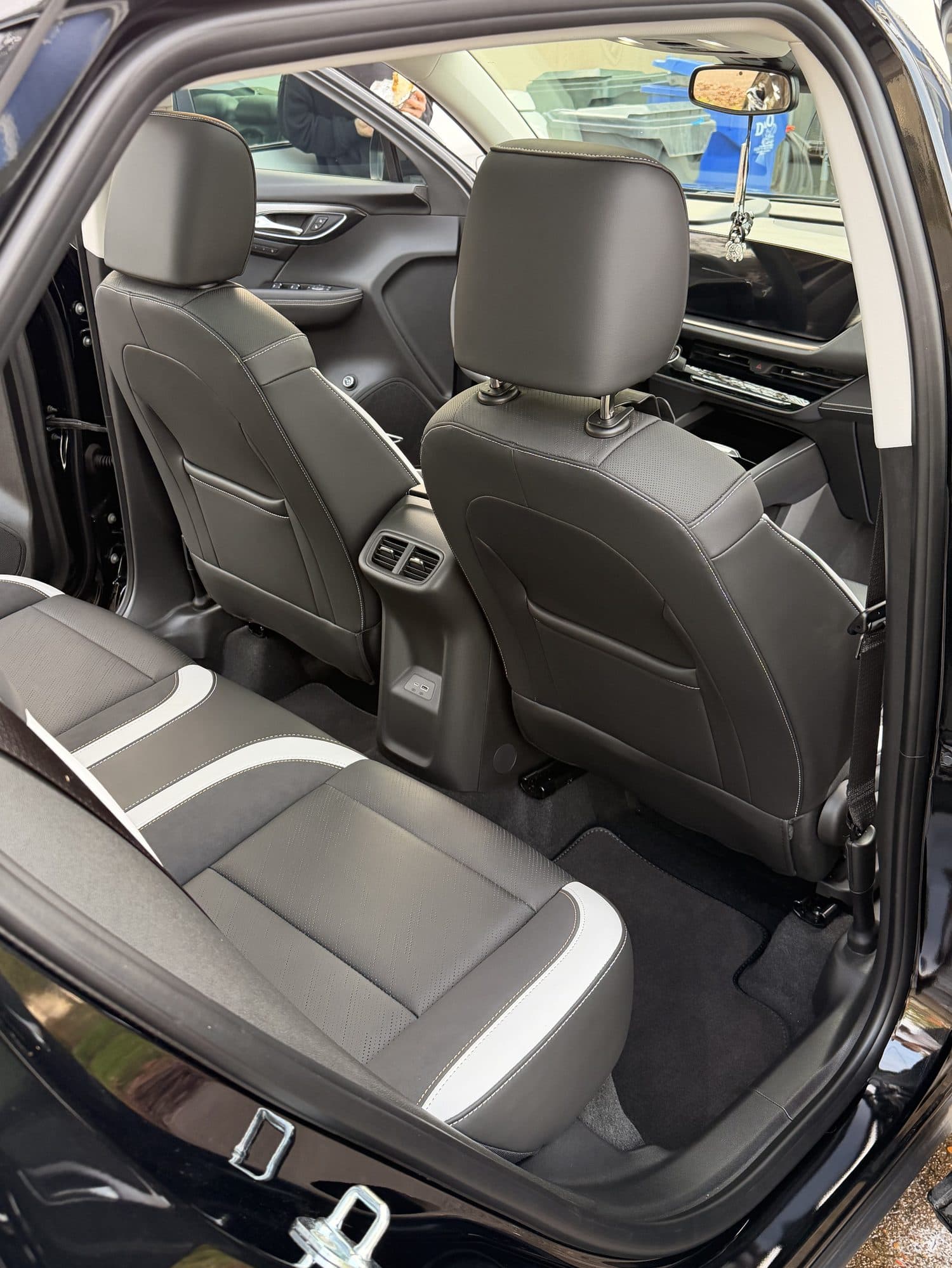 Cleaned rear seats and carpets